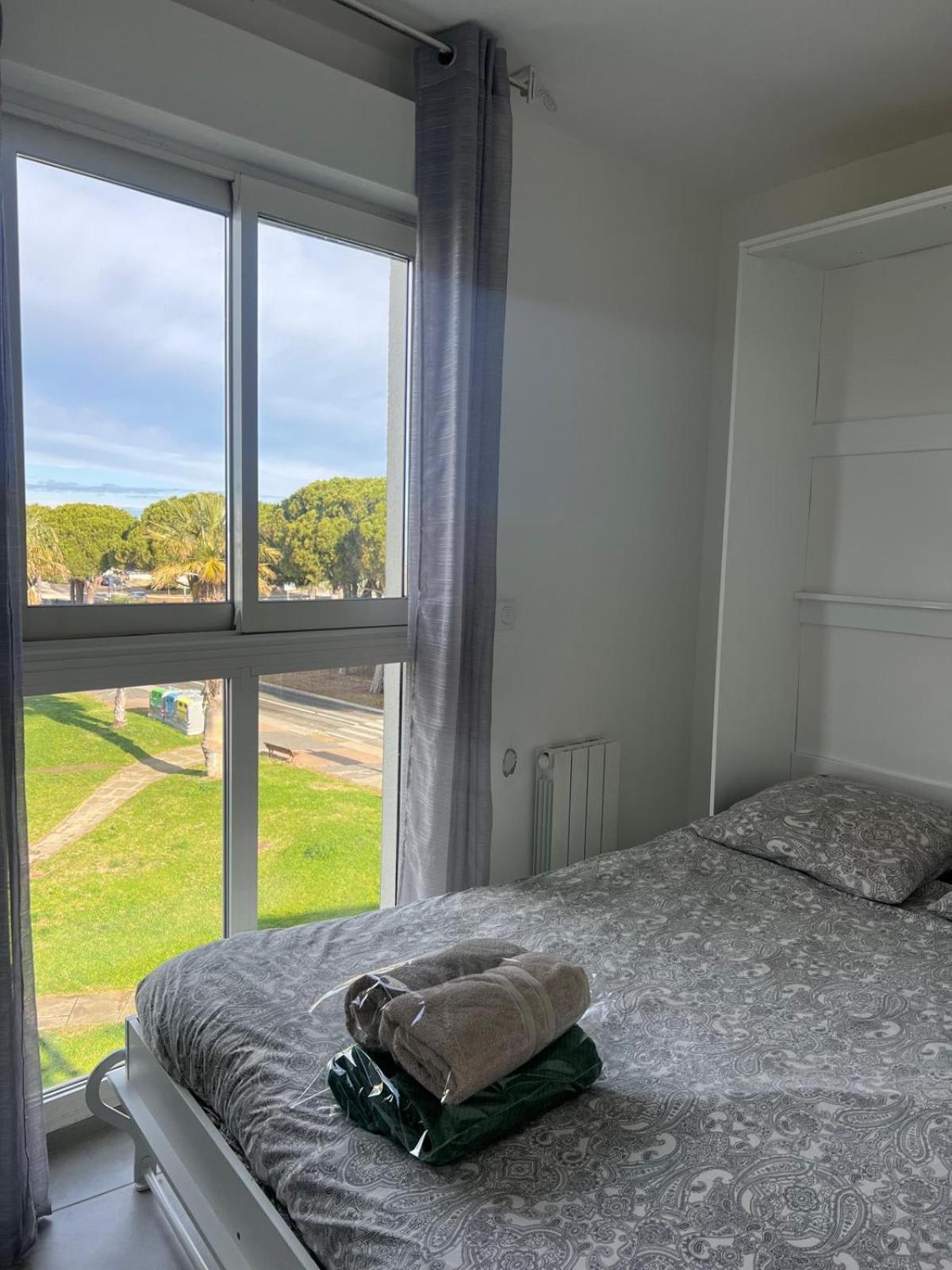 Les Pieds Dans Le Sable Appartement Vue Mer 1 Chambre 1 Cabine Le Grau-du-Roi Exteriör bild